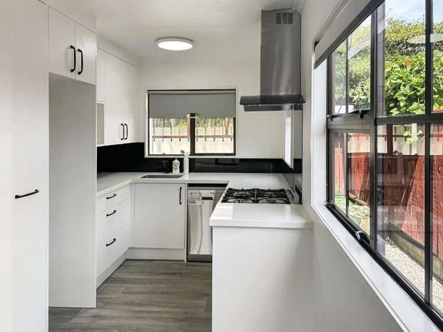 8A Maire Street 11185_1