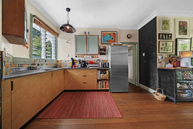 32 Derwent Crescent Titirangi_10