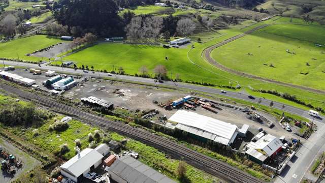 2 & 2A West Street Helensville_4