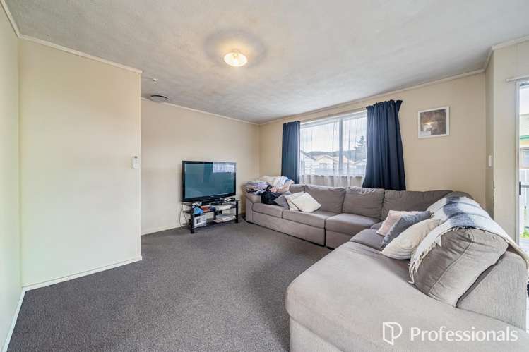 14 Honey Street Wainuiomata_11