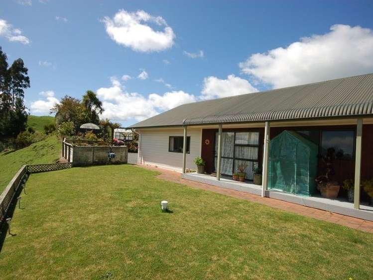 146 Whangamata Road Kinloch_10