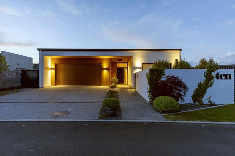 10 Kurapoto Lane Rainbow Point_32