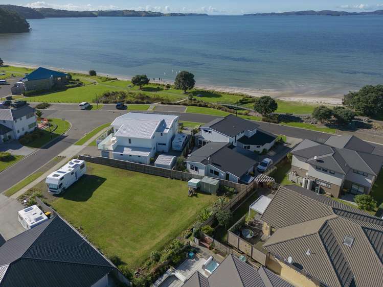 3 Trevally Place Snells Beach_0