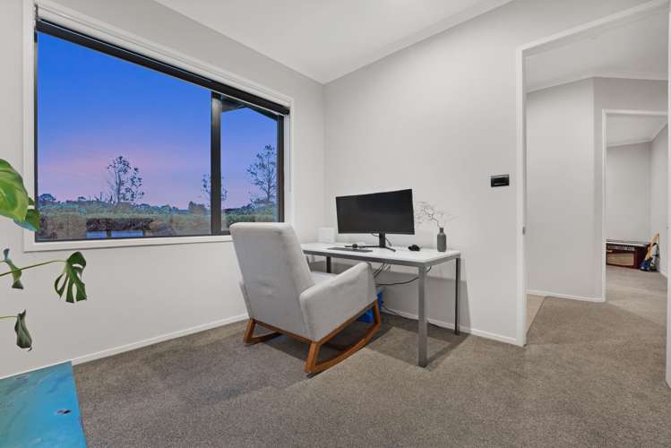 9 Grove Way Riverhead_17