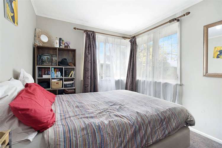 91 Cobham Crescent Kelston_8