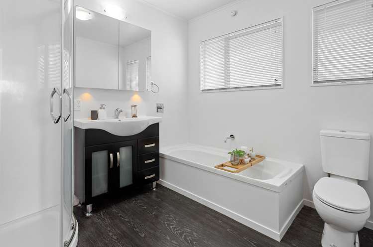 1/20 Nola Avenue Raumati Beach_10