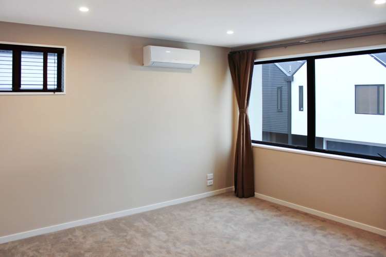 77 The Runway 1578_6