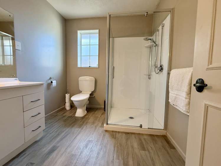 25c Thomson Street Avenal_26