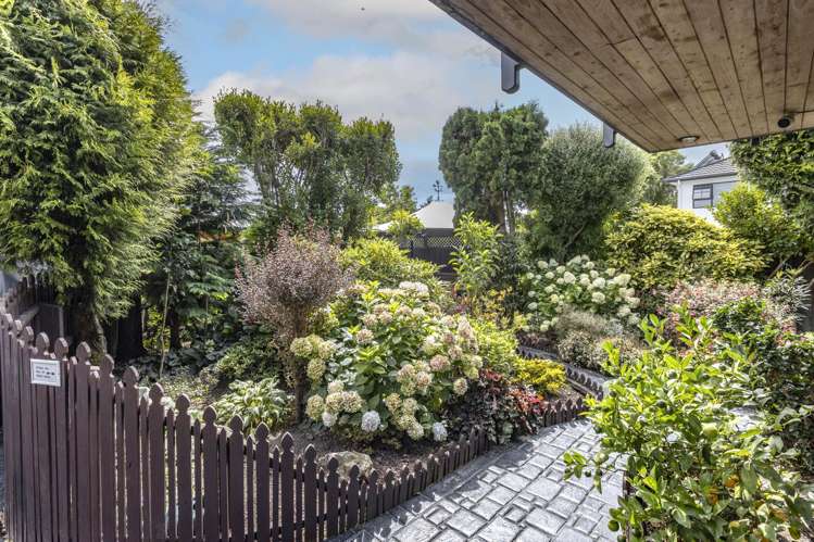 80 Regency Crescent Redwood_38