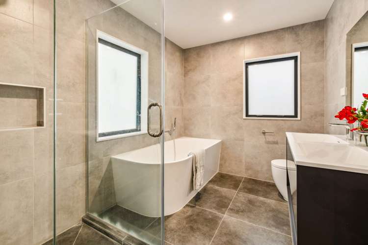 221A Murphys Road Flat Bush_13