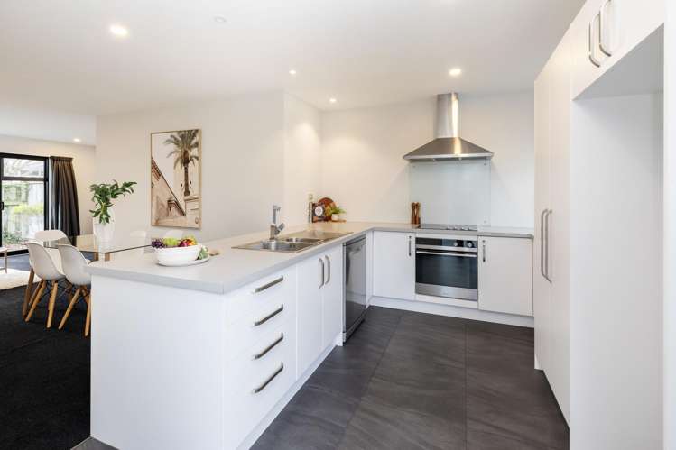 8/34 John Campbell Crescent_2