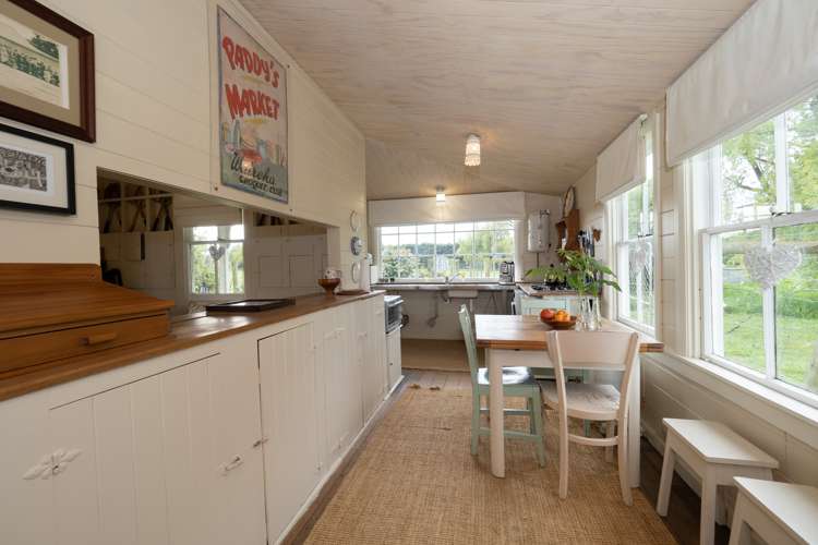 244 Racecourse Road Allenton_23