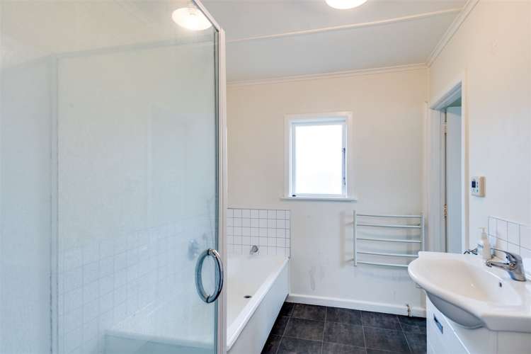 101 Riverbend Road Onekawa_5