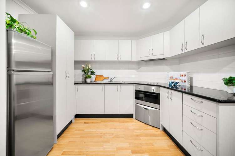 D403 /176 Broadway Newmarket_3