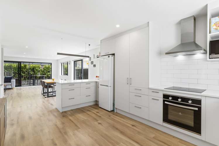 2/1 Tiaka Place Pakuranga_8