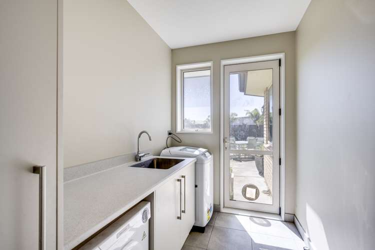 24 Onyx Place Awatoto_17