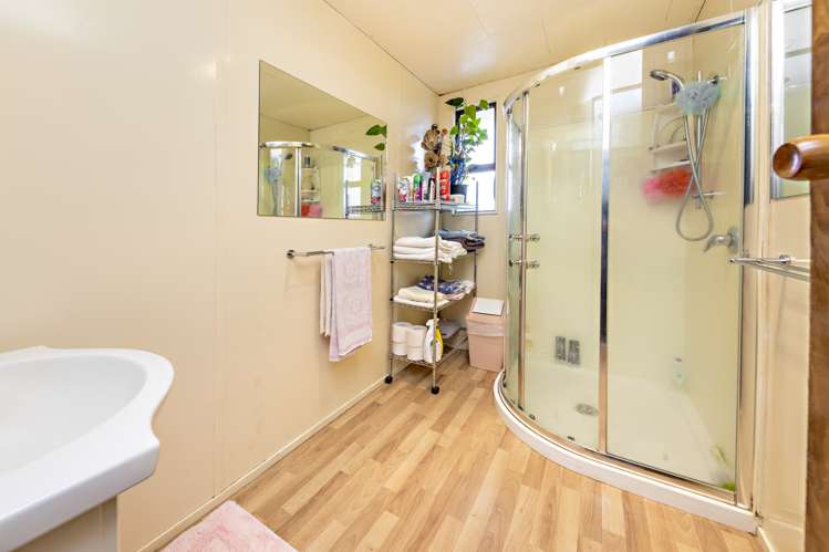 27 Barneys Farm Road Clendon Park_8