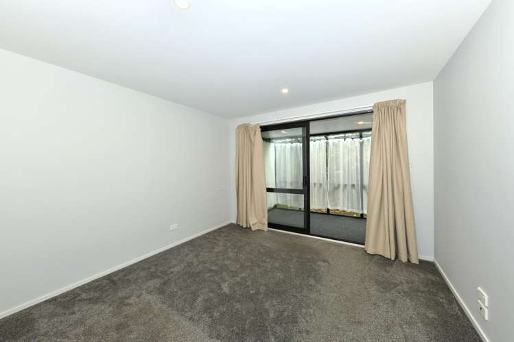 3/738 Ferry Road Woolston_6