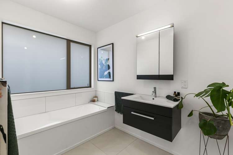 41 Red Beech Avenue Woodridge_10