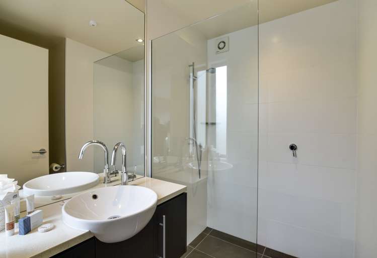 7/51 Thompson Street Queenstown_16