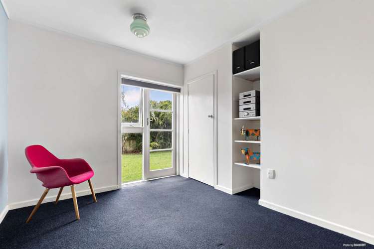 70 Lake Road Narrow Neck_15