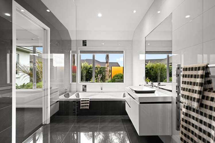 77 Baxter Michael Crescent Cambridge_18