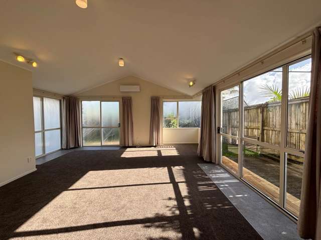 1/826 East Coast Road Browns Bay_3