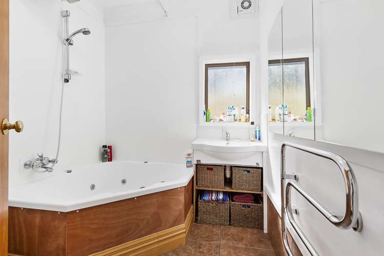 68 Lyall Parade Lyall Bay_8