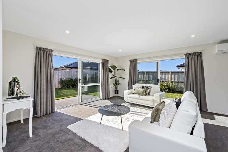 87 Sunline Avenue Lincoln_7