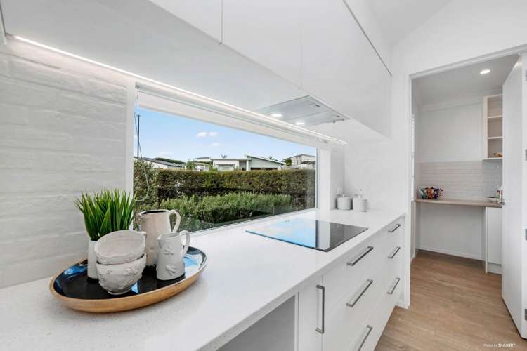 1 Lydiard Place Beachlands_9