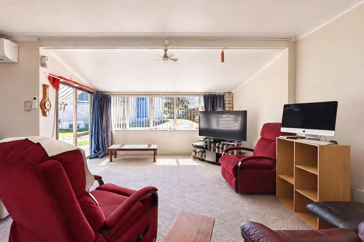 22 Roger Street Pukehangi_12