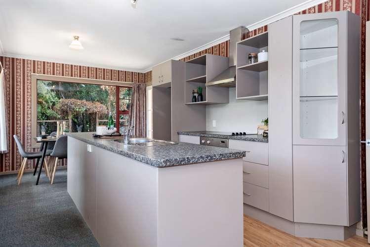 8 Tauhara Drive Queenwood_2