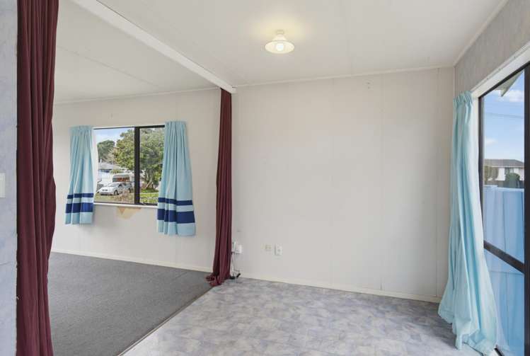 23 Douglas Street Levin_24