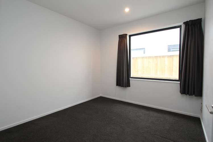 77 Faringdon Boulevard Rolleston_8