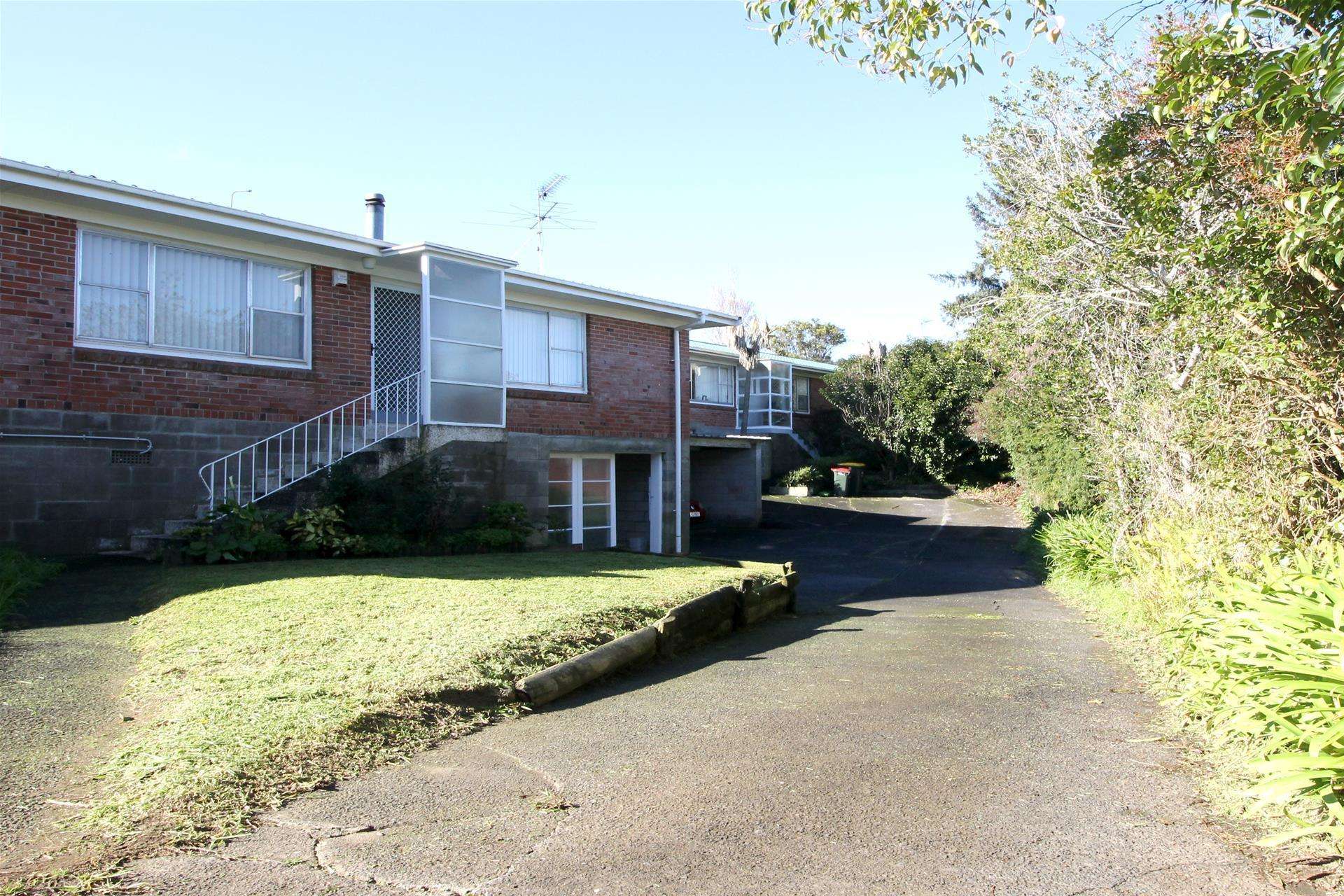 2/44 Moore Street Howick_0