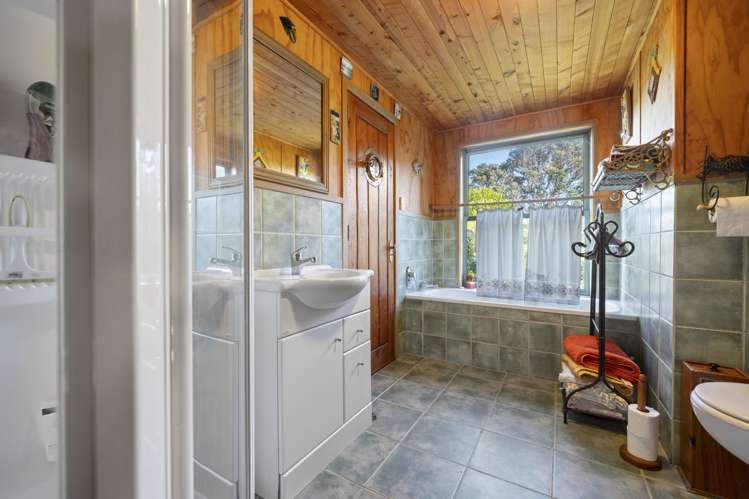 16 South Pacific Road Rakino Island_25