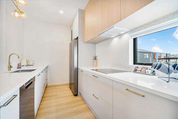 23 Flat Bush School Road Flat Bush_3