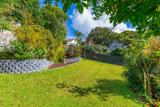 2/4 Mahuta Grove Northcote_1