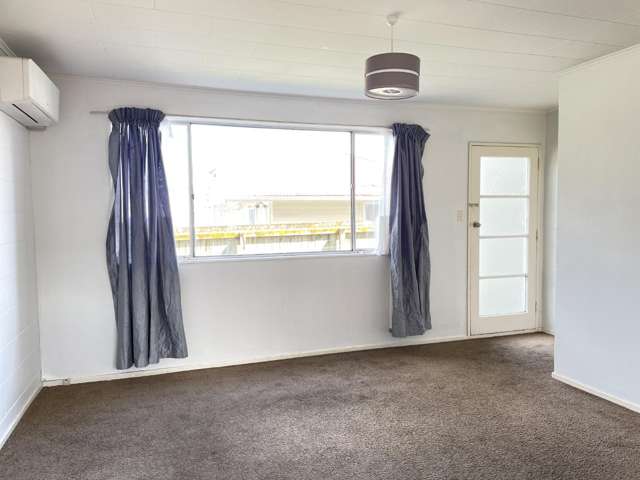 2 Bedroom - Close to Upper Hutt City Centre