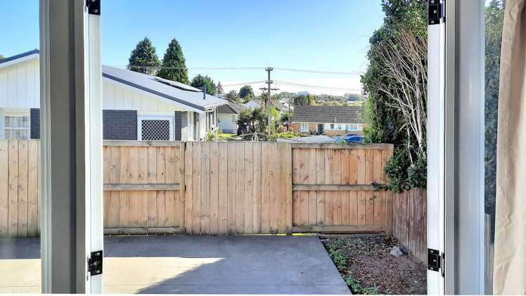 10 Alverstoke Road Parkvale_11