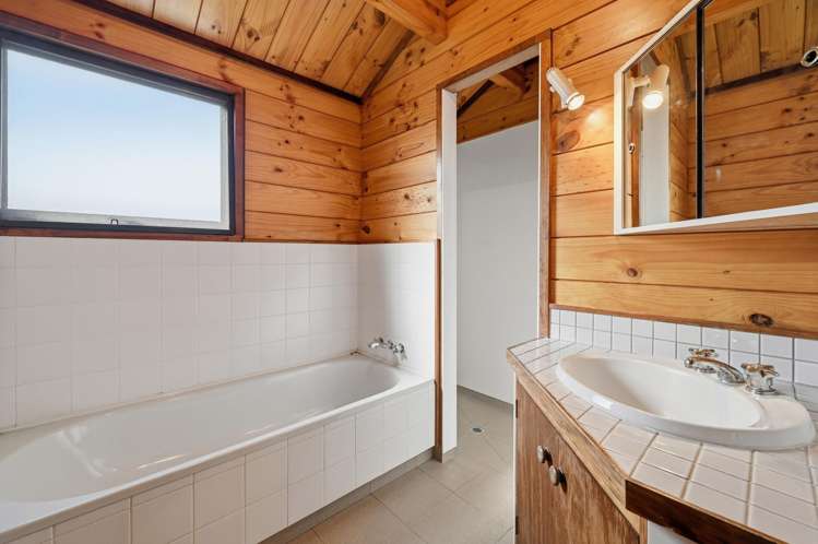 29 Kerswell Terrace Tihiotonga_14