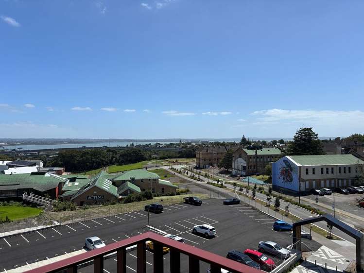 502/2B Te Ara Taurapa Point Chevalier_3