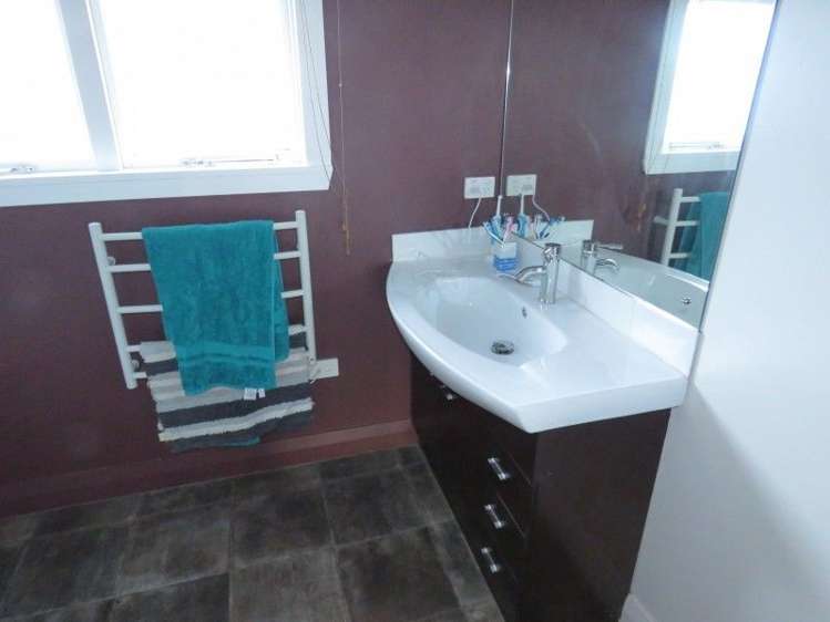 112 Middle Road Allenton_5