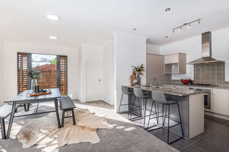 5 Ashurst Lane Greenhithe_2