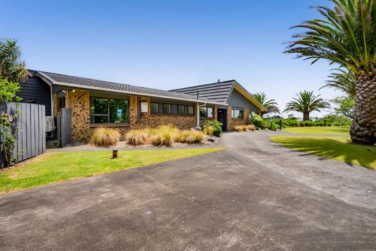 2 Waireka Road East Omata_29