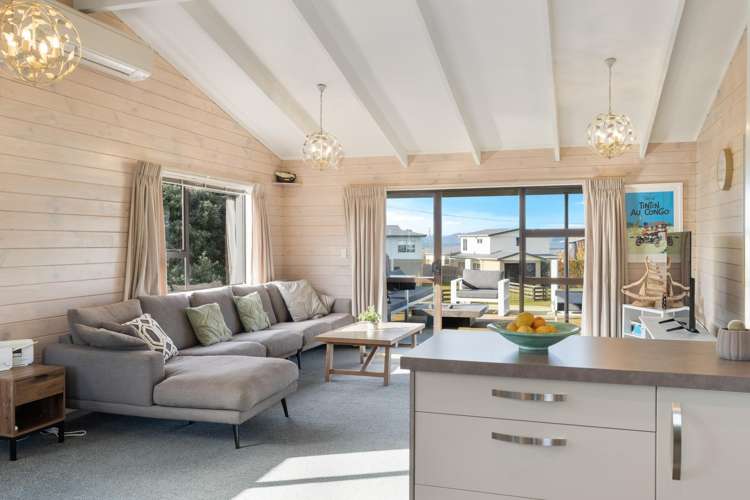 2 Banks Street Cooks Beach_6