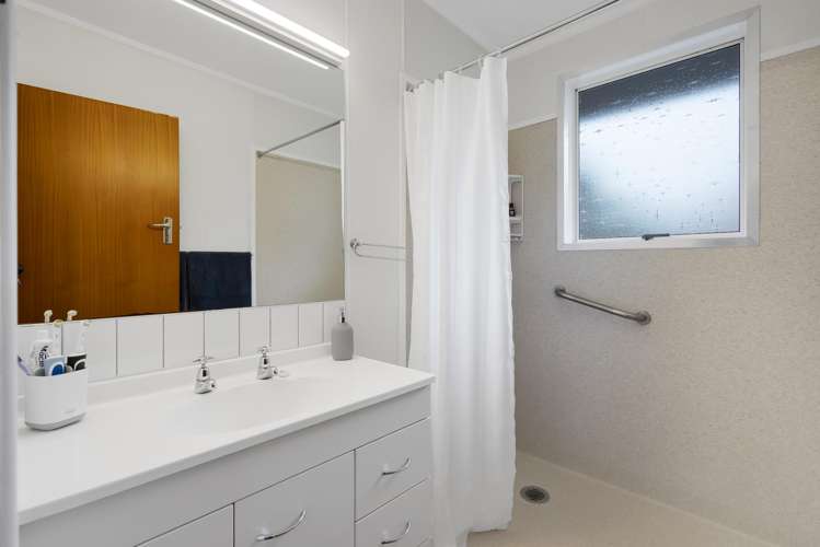 3b Bideford Street Brooklands_12