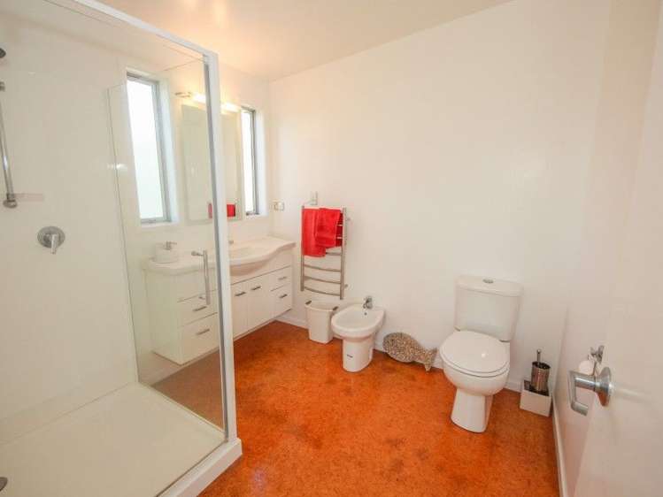 1 Flame Tree Lane Taipa_18