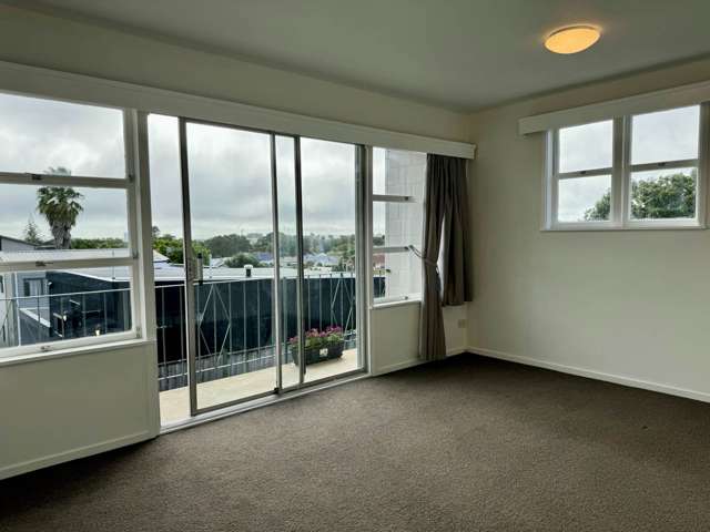 2 Bedroom Unit With View On View Road...