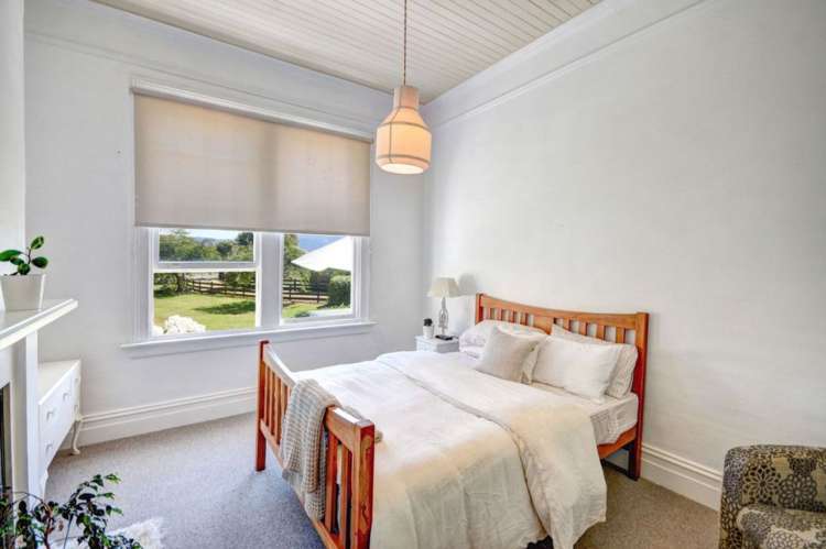 1215 Centre Road Henley_13